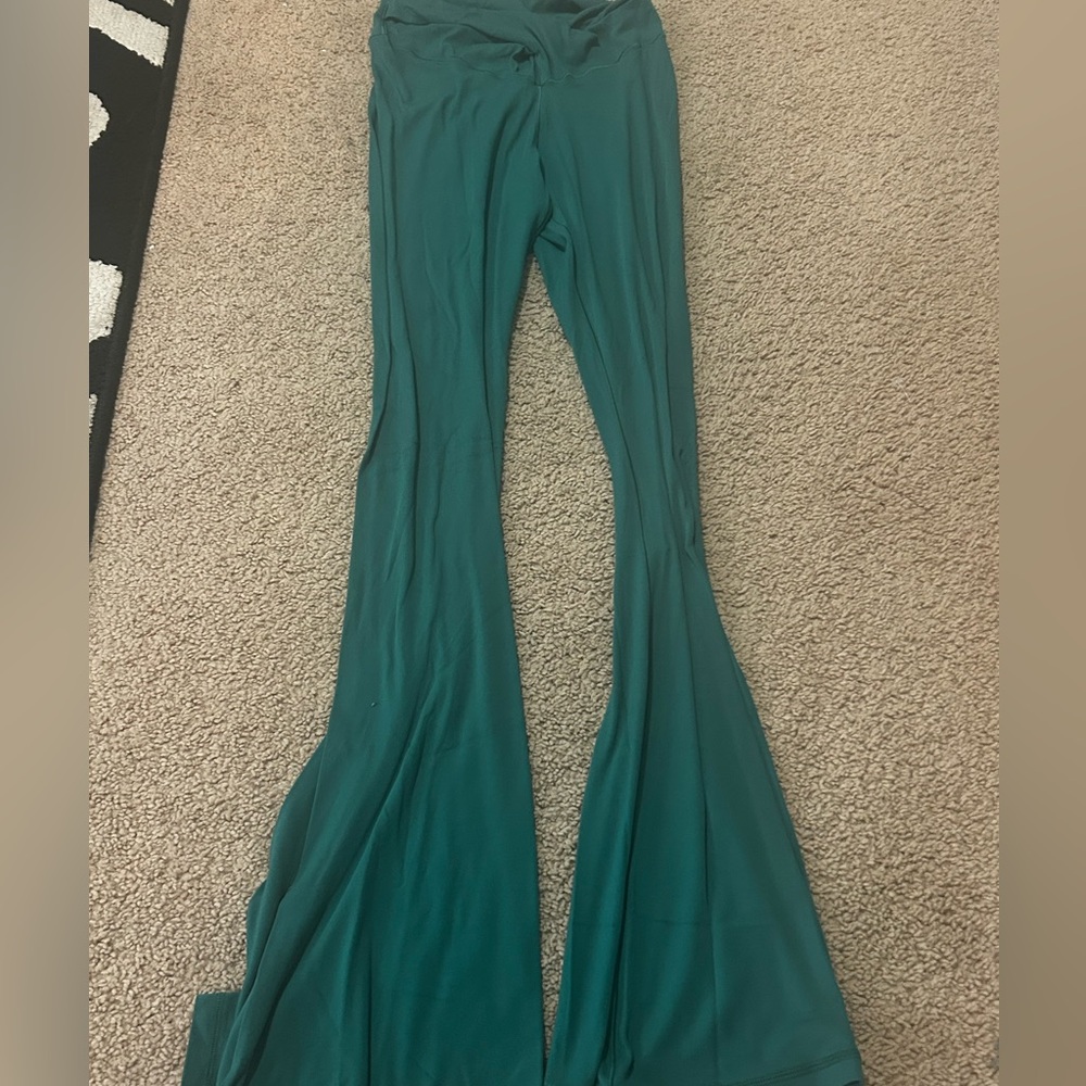 green aerie flared leggings